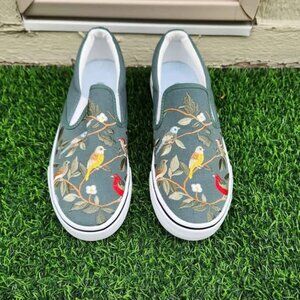 Women’s Embroidered Slip-On Sneakers Size 8